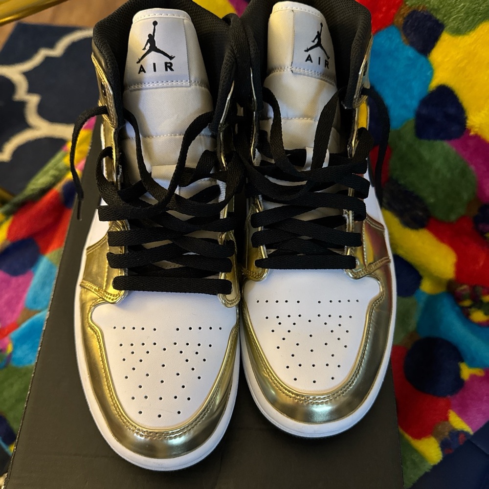 Jordan 1 Mid